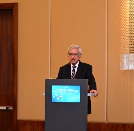 В Баку проходит первый Форум мозговых центров Азербайджана и США