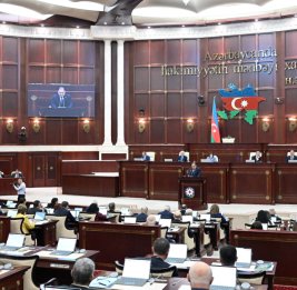 В Милли Меджлисе обсуждаются государственный бюджет на следующий год и законопроекты, включенные в бюджетный пакет