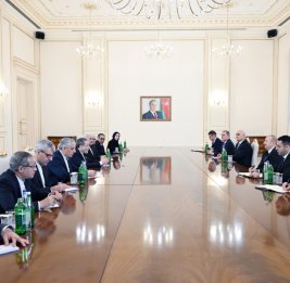 Президент Ильхам Алиев принял делегацию во главе с министром иностранных дел Ирана