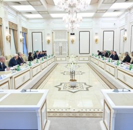 Обсуждены перспективы развития азербайджано-иранских межпарламентских связей