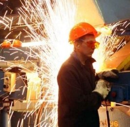 Тысяча манатов - на бумаге