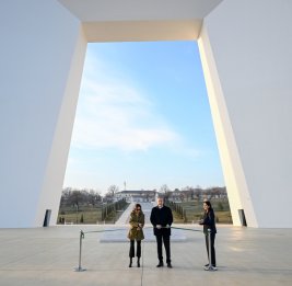 Президент Ильхам Алиев принял участие в открытии Парка Победы в городе Ханкенди