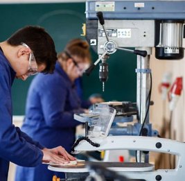 Ставка на руки и интеллект