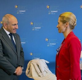 Санду тверже Пашиняна