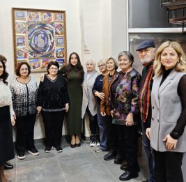 Лейла Алиева встретилась с представителями старшего поколения в Центре YAŞA