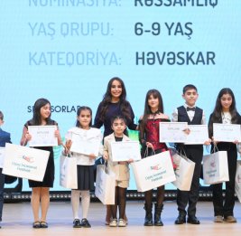 Лейла Алиева и Алена Алиева приняли участие в заключительной церемонии награждения победителей Детского художественного фестиваля