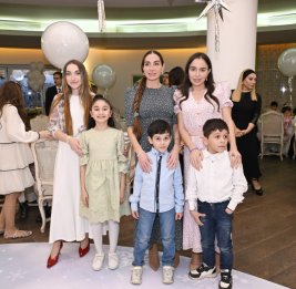 Лейла Алиева, Арзу Алиева и Алена Алиева приняли участие в праздничном торжестве, организованном для детей, нуждающихся в особой заботе