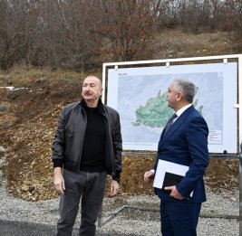 Президент Ильхам Алиев ознакомился с работами, проделанными в селе Хейвалы Агдеринского района