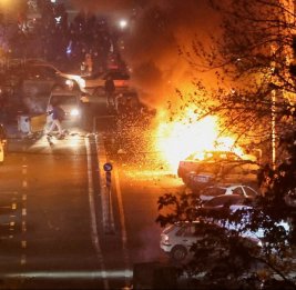 В Тегеране прошла церемония похорон 100 погибших в ходе беспорядков