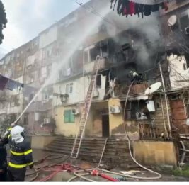 Сильный пожар в Баку 