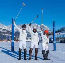 Команда Азербайджана стартовала с победы на Кубке мира по снежному поло