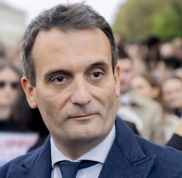 Филиппо: Макрон должен забыть про Украину, Гренландию, ЕС и спасать Францию