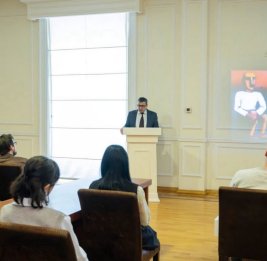 Трагическая песнь темных дней