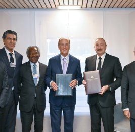 Президент Ильхам Алиев встретился в Давосе с главным исполнительным директором компании BlackRock и основателем, председателем и главным исполнительным директором компании Global Infrastructure Partners