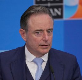 Премьер Бельгии сравнил Трампа с голодной гусеницей