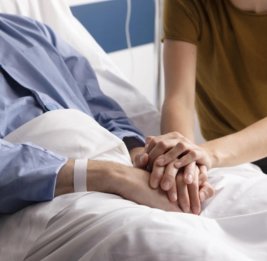 В Азербайджане частным клиникам могут разрешить лечить онкобольных