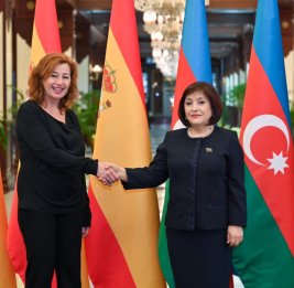 Председатель Конгресса депутатов Испании побывала в Милли Меджлисе