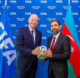 Ровшан Наджаф встретился с президентом ФИФА