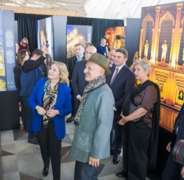 &laquo;Восходящий свет&raquo;: фотовыставка REZA представлена в Международном аэропорту Гейдар Алиев