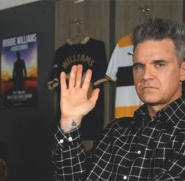 Робби Уильямс обошел Beatles по числу альбомов на вершине британского хит-парада