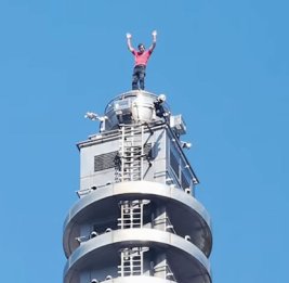 Американский скалолаз забрался на 500-метровый небоскреб в Тайване без страховки