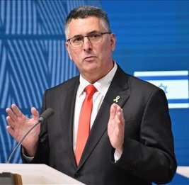 Глава МИД Израиля отправился с визитом в Азербайджан и Казахстан