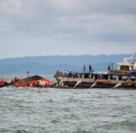 Паром Trisha Kerstin 3 потерпел крушение