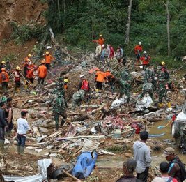 Число погибших в результате оползней в Индонезии достигло 25 человек