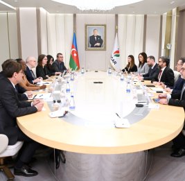 Президент SOCAR встретился с директором Всемирного банка по инфраструктуре в регионе Европы и Центральной Азии