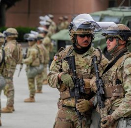 США направили 5,3 тыс. военных Нацгвардии для борьбы с последствиями непогоды