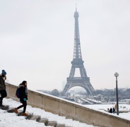 Французский парламент одобрил запрет соцсетей для подростков до 15 лет