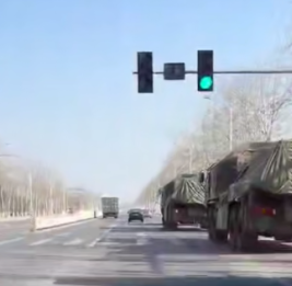 Военные колонны движутся в сторону Пекина. Что происходит?