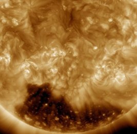 Геомагнитная обстановка ухудшится из-за корональной дыры на Солнце
