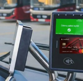 В Баку 85% поездок в автобусах оплачиваются безналично