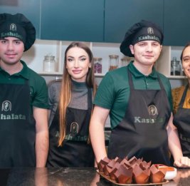 Алёна Алиева поделилась публикациями о посещении Центра аутизма и первого в Баку инклюзивного кафе Kaşalata