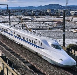 СМИ: В Японии у скоростного поезда &laquo;синкансэн&raquo; на ходу отвалилась деталь