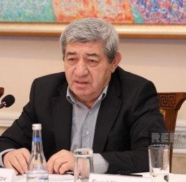 Низами Джафаров: Писатель не должен продавать свою книгу на улице