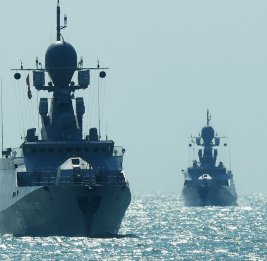 Британский флот перехватил российские суда в Ла-Манше и взял их под контроль НАТО