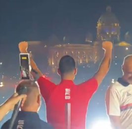 Джокович вышел в финал Australian Open, где сыграет с Алькарасом