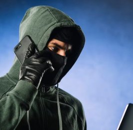 Эксперты по финграмотности рассказали, почему нельзя грубить мошенникам