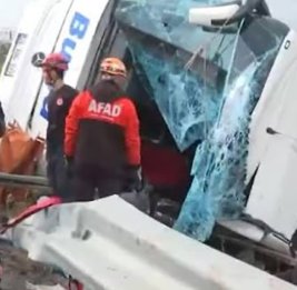 В Анталье перевернулся пассажирский автобус, есть погибшие