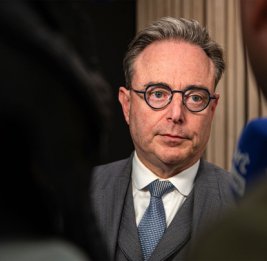 Премьер Бельгии обвинил Трампа в желании поработить Европу и разрушить ЕС