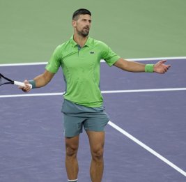 Победная ракетка Джоковича с Australian Open-2012 продана за рекордную сумму