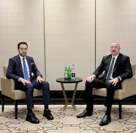 Президент Ильхам Алиев встретился в Абу-Даби с генеральным секретарем Мусульманского совета старейшин