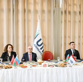 В Баку прошла встреча, посвященная азербайджано-турецкому единству