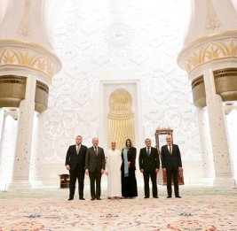 Лейла Алиева посетила в Абу-Даби мечеть Шейха Заида