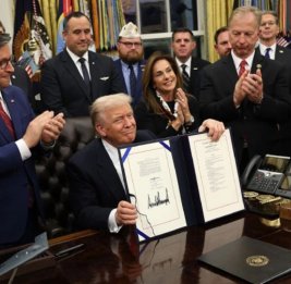 Трамп подписал пакет законопроектов для преодоления шатдауна