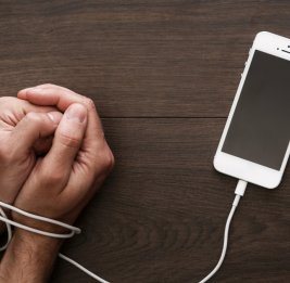 Всемирный день без мобильного телефона