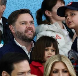 Вэнс прибыл на Олимпиаду