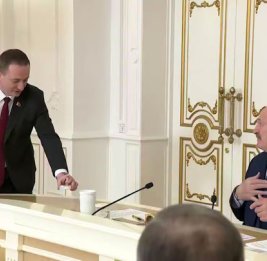 Премьер Белоруссии на совещании предложил Лукашенко снюс